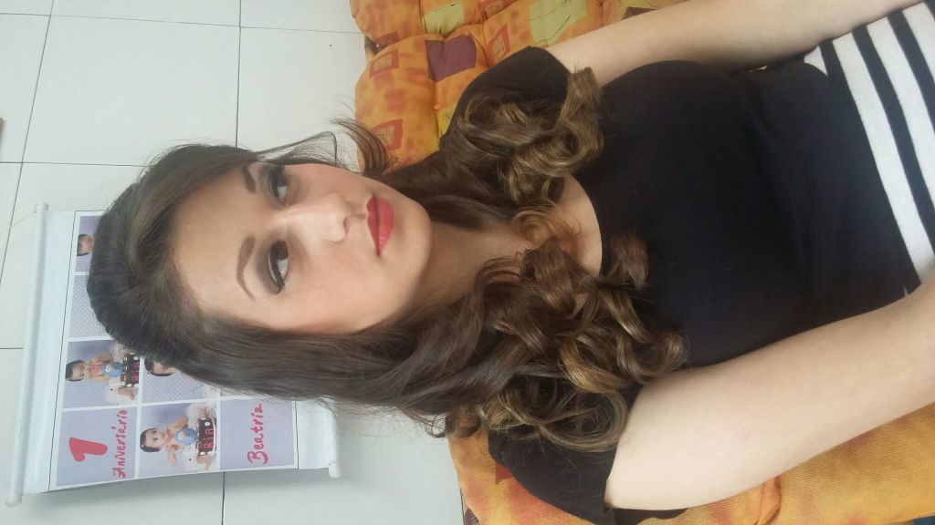 Formanda cabelo maquiagem cabeleireiro(a) auxiliar administrativo designer de sobrancelhas recepcionista auxiliar cabeleireiro(a)