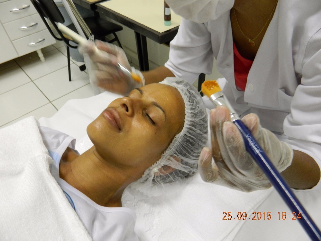 esteticista massoterapeuta aromaterapeuta