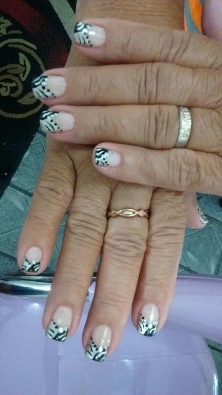 manicure e pedicure auxiliar cabeleireiro(a) estudante (cabeleireiro) estudante (maquiador)