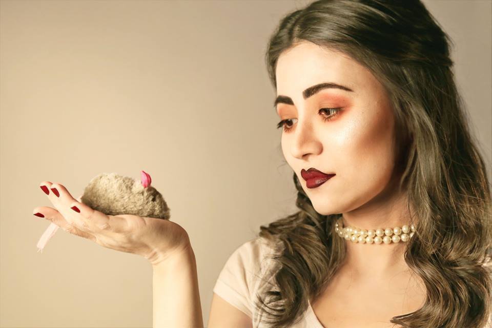 esteticista maquiador(a) massoterapeuta gerente administrativo designer de sobrancelhas aromaterapeuta vendedor(a) cosmetólogo(a) consultor(a) docente / professor(a)