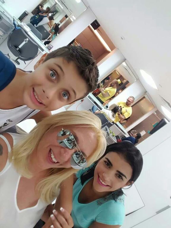 Corte infantil e cor da mãe cabelo cabeleireiro(a)