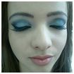 Make com esfumado, realçando os olhos com delineador.