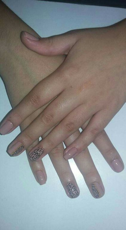 manicure e pedicure estudante (depiladora)