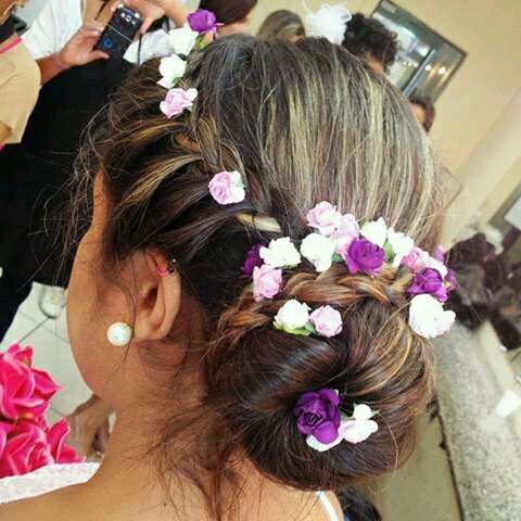 Penteado Noiva Praia 
Trabalho em Equipe 
Senac maquiagem maquiador(a)