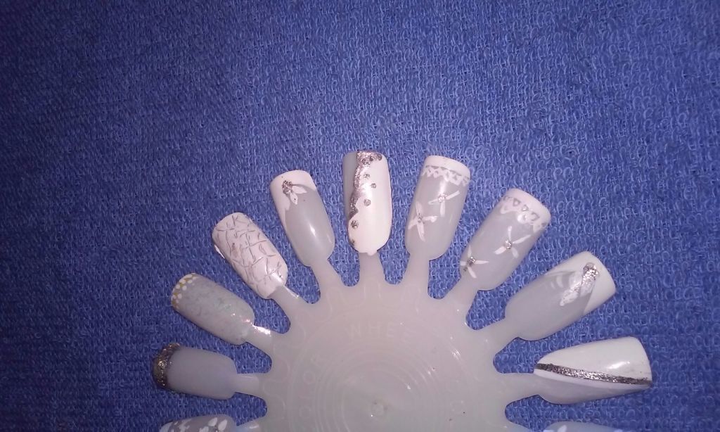 noivas  rendinhas unha manicure e pedicure depilador(a) designer de sobrancelhas micropigmentador(a)