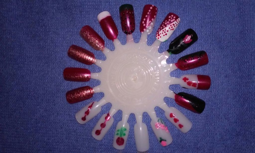 unhas vermelhas  manicure e pedicure depilador(a) designer de sobrancelhas micropigmentador(a)