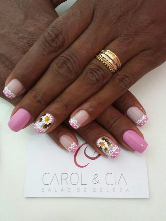 Unhas decoradas à mão. unhas  manicure e pedicure cabeleireiro(a) maquiador(a) gerente