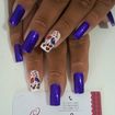 Alongamento de unhas em acrygel e decoracao feita à mão.