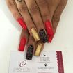 Alongamento de unhas em acrygel e decoracao feita à mão.