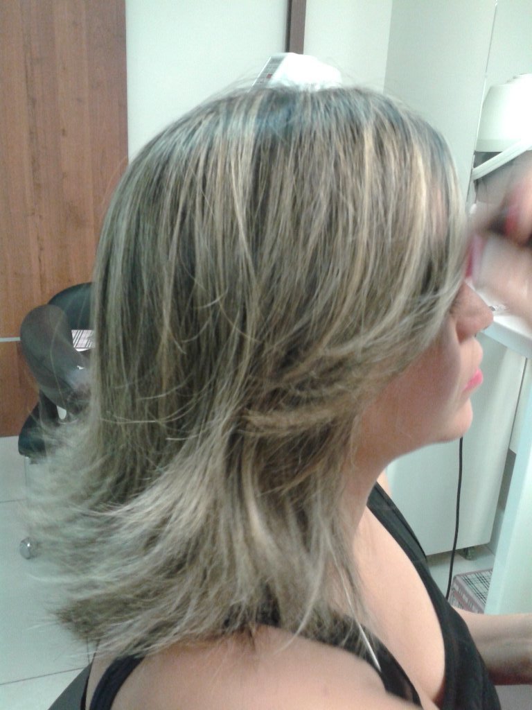 Escova Modelada cabeleireiro(a) designer de sobrancelhas