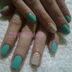 Unhas decoradas com florzinha
