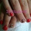 Unhas decoradas com coração