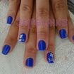 Unhas decoradas com florzinha