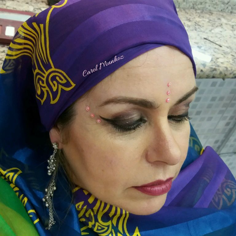 Maquiagem artística árabe. maquiagem maquiador(a) designer de sobrancelhas cabeleireiro(a)