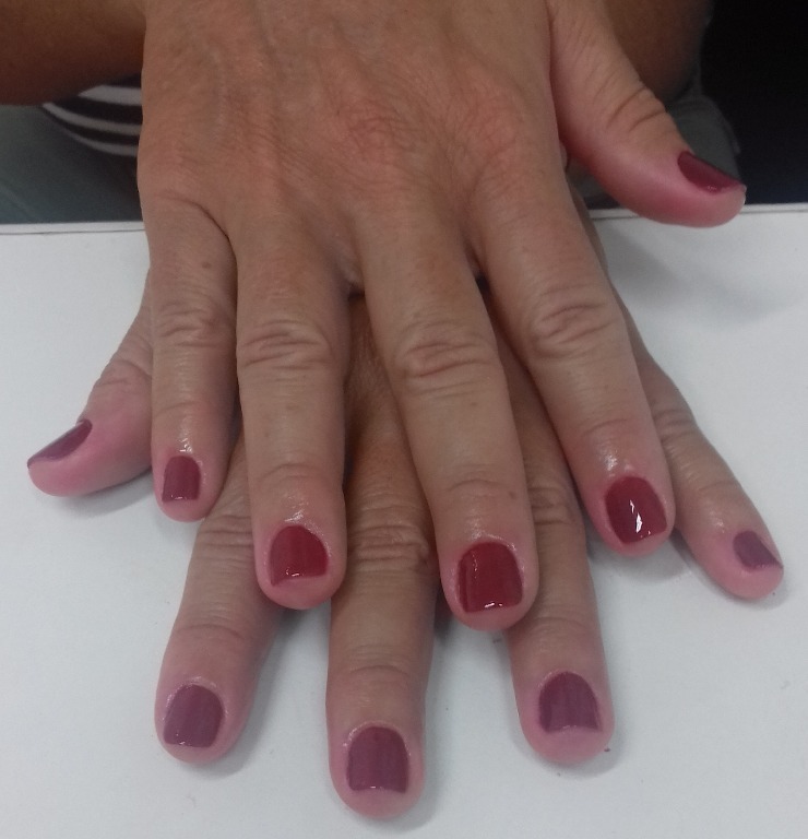 vermelho  unhas  manicure e pedicure