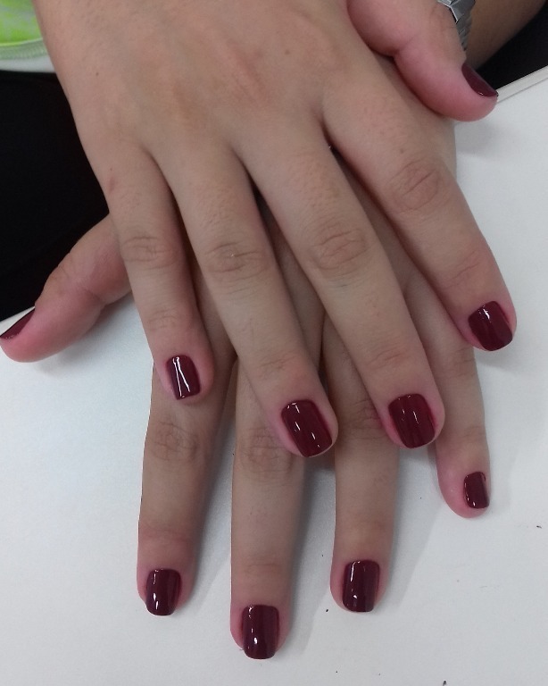 vinho  unhas  manicure e pedicure