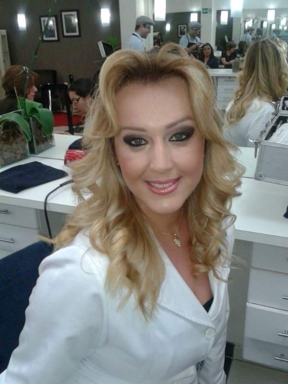 Maquiagem e penteadoBy Italo Marcio. make para dia a dia  maquiagem  cabeleireiro(a) maquiador(a)