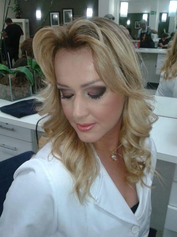 Mechas, Maquiagem e cabelo
By Italo Marcio. cabeleireiro(a) maquiador(a)
