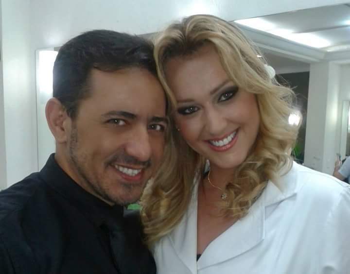 Mechas, Maquiagem e penteado
By Italo Marcio. cabeleireiro(a) maquiador(a)