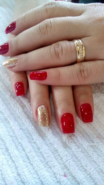 vermelho  unhas  manicure e pedicure