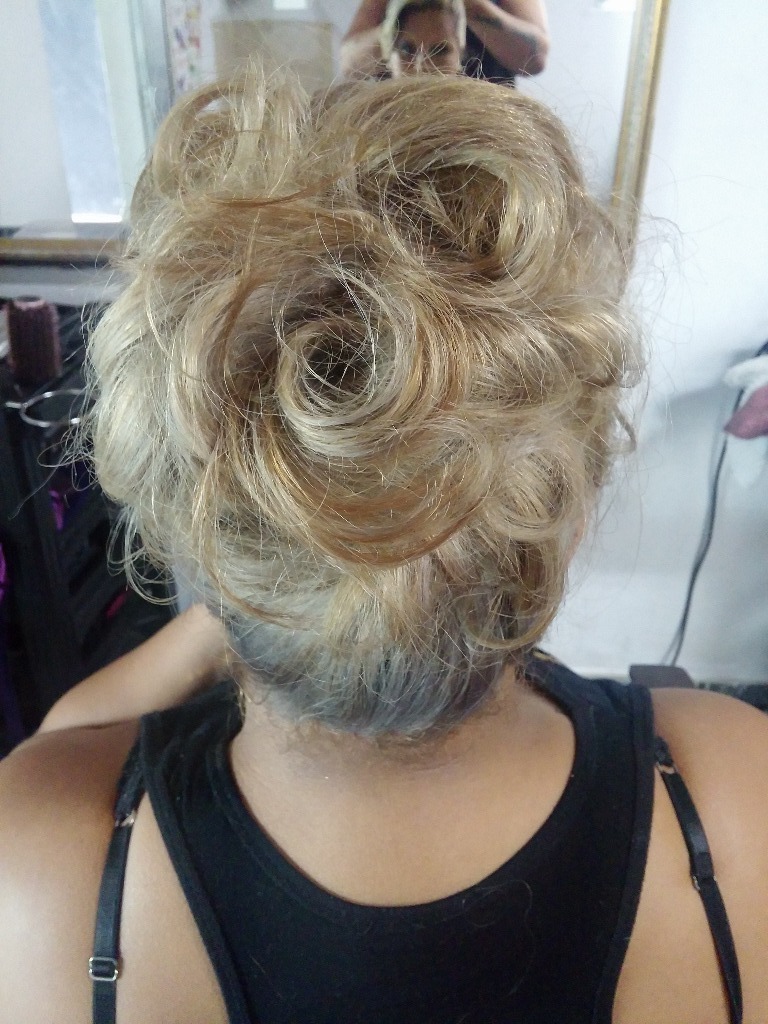 cabeleireiro(a)