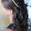 Penteado semi-preso ondulado. Vai bem em noivas,convidadas ,madrinhas e etc.