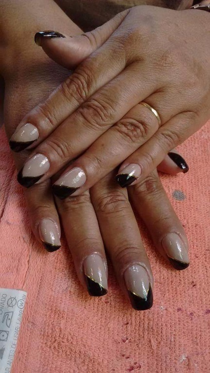 auxiliar cabeleireiro(a) manicure e pedicure