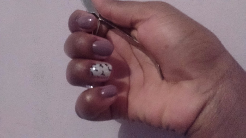 auxiliar cabeleireiro(a) manicure e pedicure