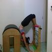 De cabeça para baixo rsrs e força nos braços!! Delicia de exercicio!