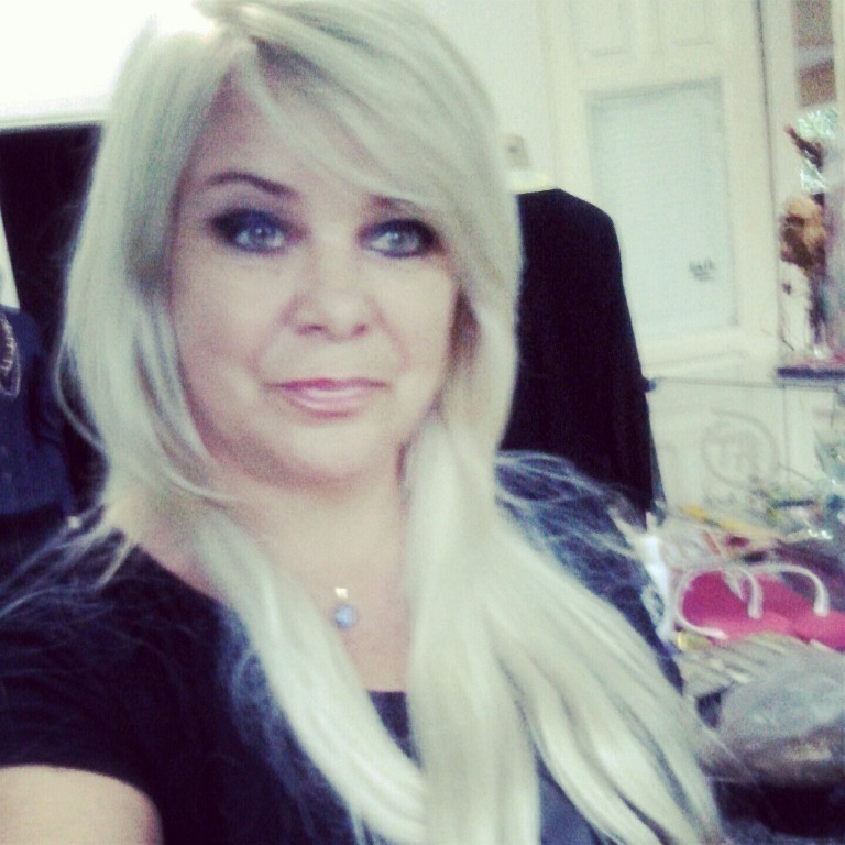 loiro  platinado cabelo cabeleireiro(a) aromaterapeuta esteticista outros