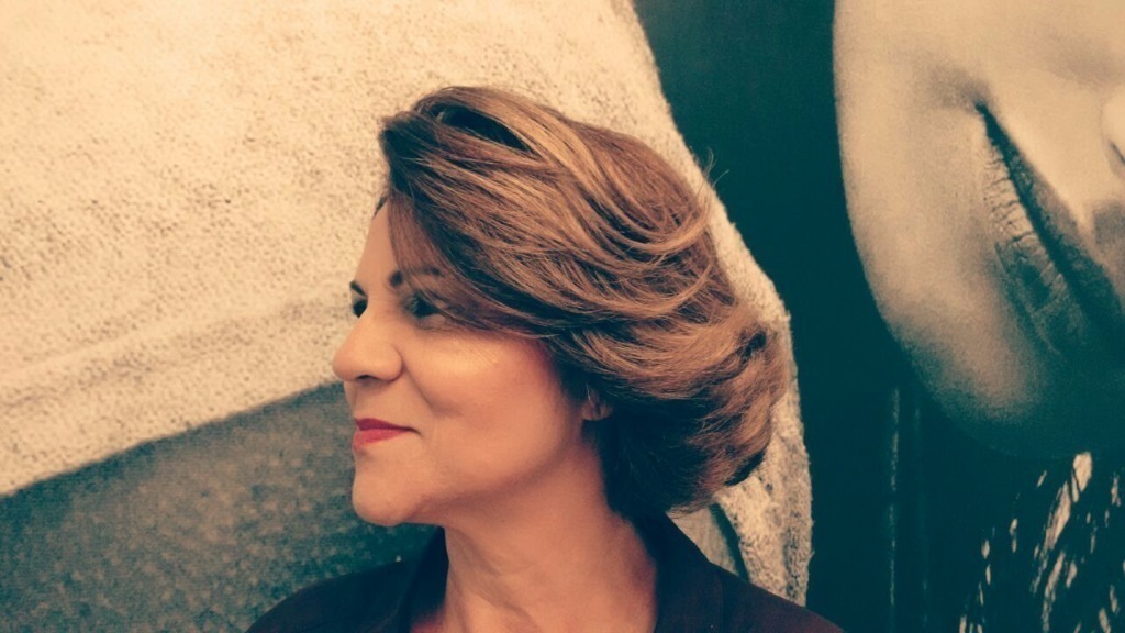 cabeleireiro(a) stylist / visagista designer de sobrancelhas depilador(a)