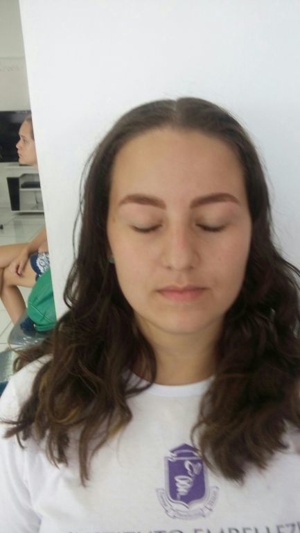 cabeleireiro(a) maquiador(a) manicure e pedicure designer de sobrancelhas escovista