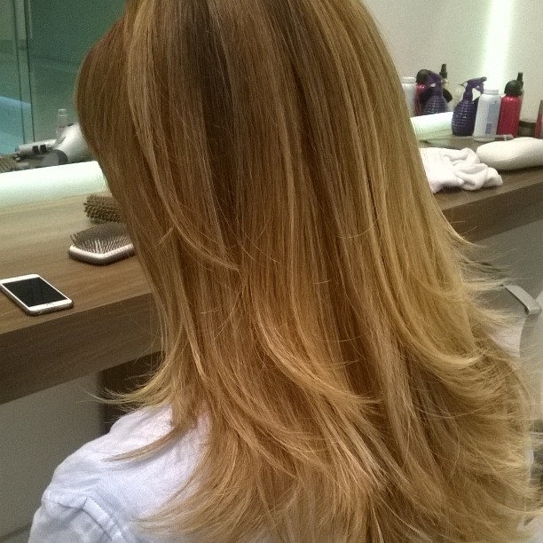 stylist / visagista consultor(a) cabeleireiro(a)