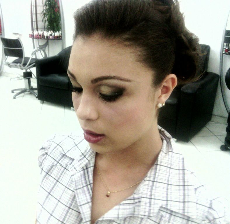 cabeleireiro(a) stylist / visagista