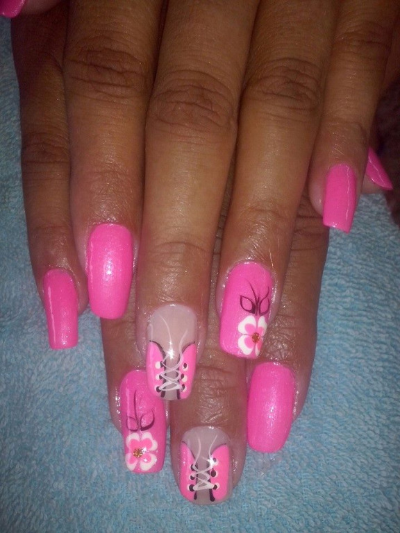 manicure e pedicure designer de sobrancelhas maquiador(a)