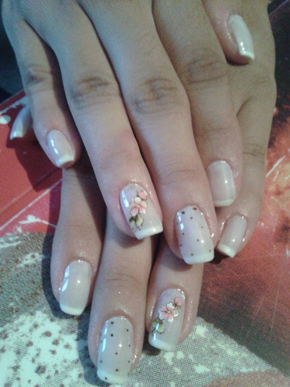 manicure e pedicure designer de sobrancelhas maquiador(a)