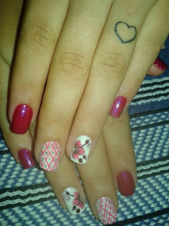 manicure e pedicure designer de sobrancelhas maquiador(a)