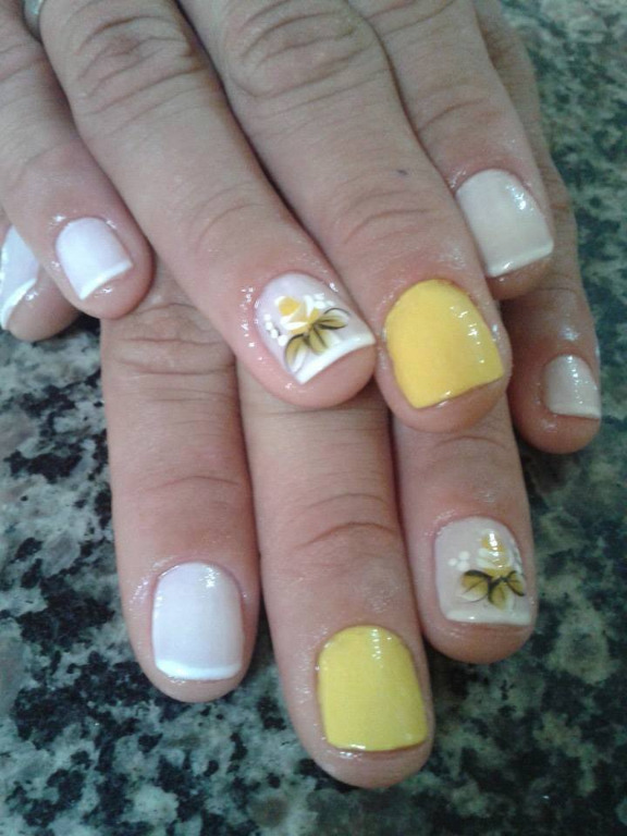 manicure e pedicure designer de sobrancelhas maquiador(a)