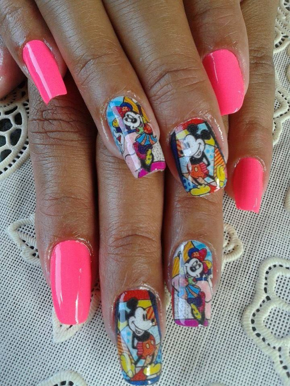 manicure e pedicure designer de sobrancelhas maquiador(a)