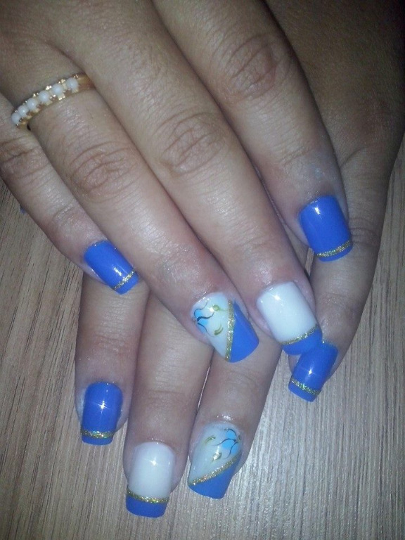 manicure e pedicure designer de sobrancelhas maquiador(a)