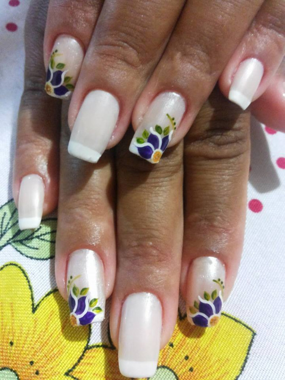 manicure e pedicure designer de sobrancelhas maquiador(a)