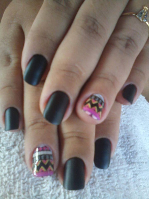 manicure e pedicure designer de sobrancelhas maquiador(a)