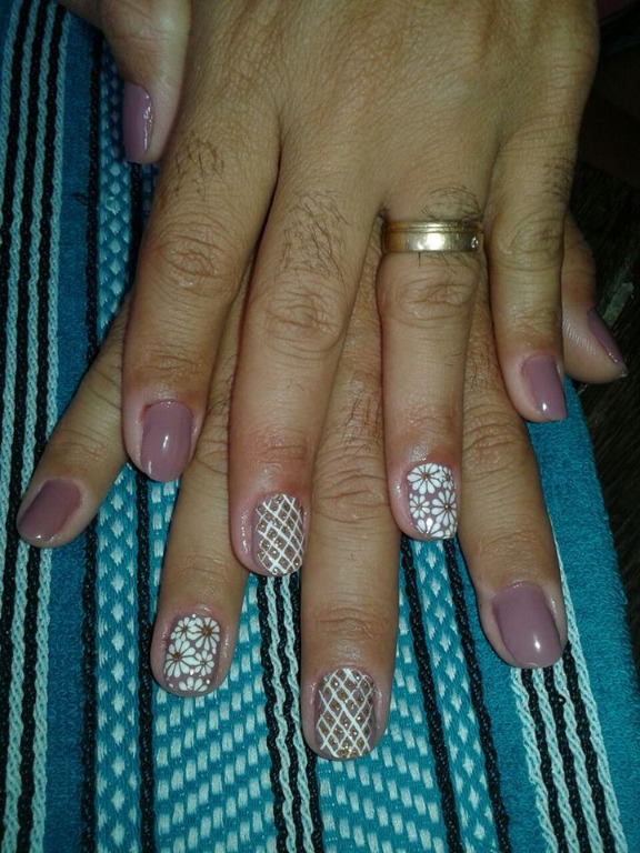 manicure e pedicure designer de sobrancelhas maquiador(a)