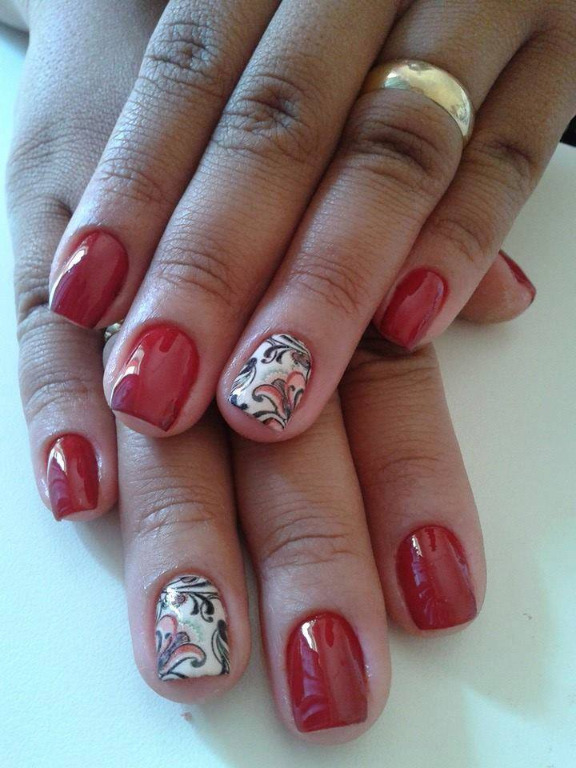 manicure e pedicure designer de sobrancelhas maquiador(a)