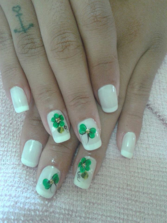 manicure e pedicure designer de sobrancelhas maquiador(a)