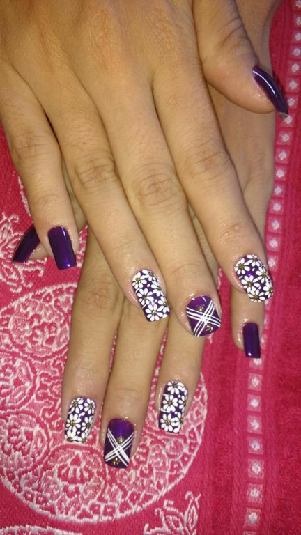 manicure e pedicure designer de sobrancelhas maquiador(a)