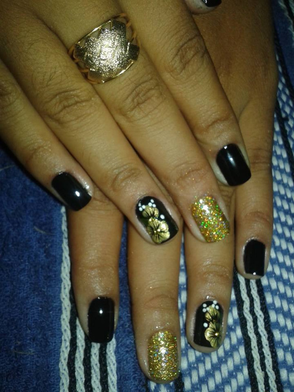 manicure e pedicure designer de sobrancelhas maquiador(a)