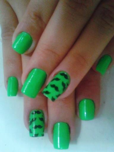 manicure e pedicure designer de sobrancelhas maquiador(a)