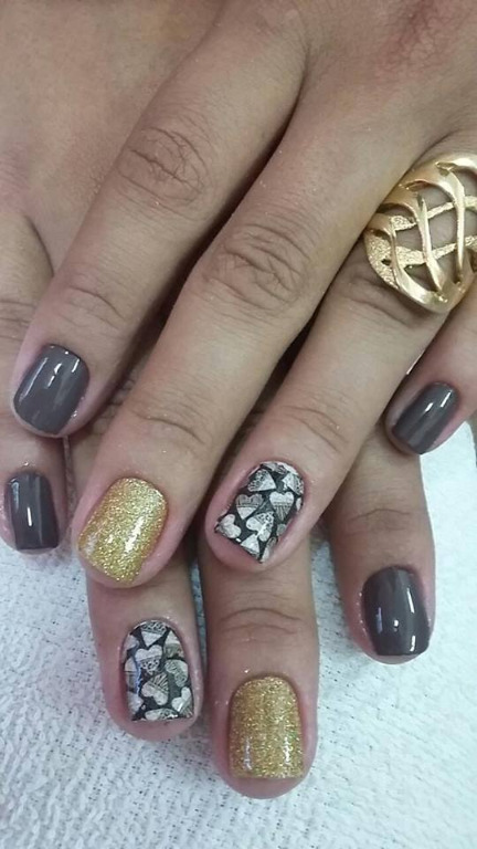 manicure e pedicure designer de sobrancelhas maquiador(a)