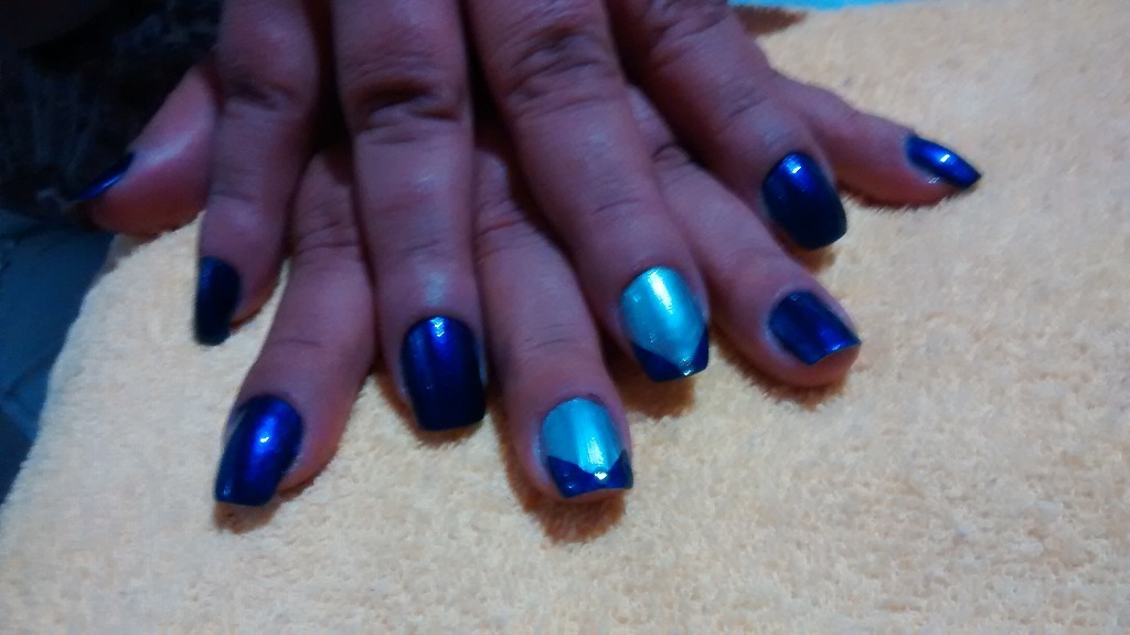Azul da Ana Hickmann hip Hop  perolado com filha única prata e detalhe com strass....  manicure e pedicure